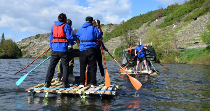 Floßbau Walheim Neckar Teamevent (29)