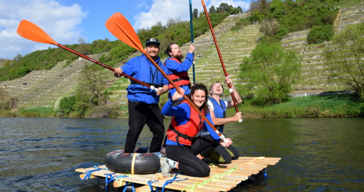 Floßbau Walheim Neckar Teamevent (31)